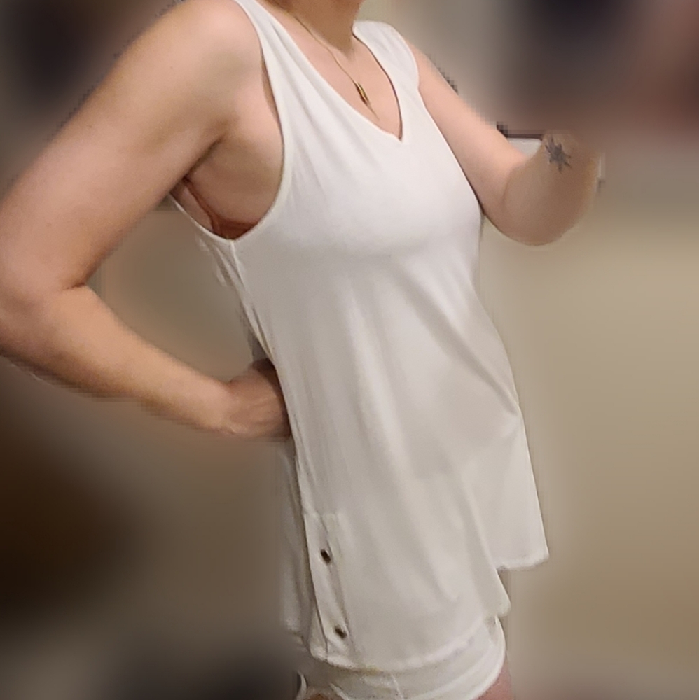 🦇2/$15-White, flowy, tank top